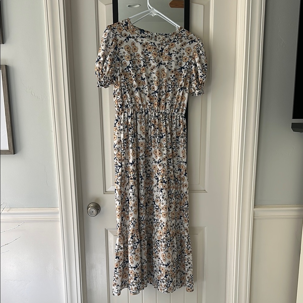 Floral Puff-Sleeve Midi Dress in Cream and blue